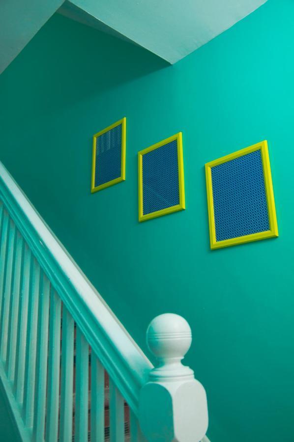 Colour Cube Guest House Toronto Downtown East Exteriör bild